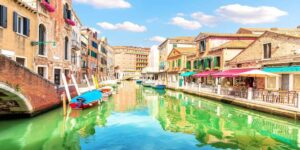 کەناڵەکانی ڤێنیز(VENICE CANALS) له‌ ئیتالیا