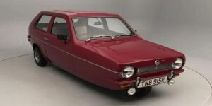 ئۆتۆمبێلی ڕیلاینت ڕۆبن 1977 ( 1977Reliant Robin )