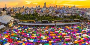 بازاڕی چاتۆتاک، بانکۆک؛ بازاڕی ڕەنگاوڕەنگی تایلەند
