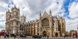 وێستمینستەر ئەبی (Westminster Abbey)، شوێنی گەشتیاری لە ئینگلتەرا