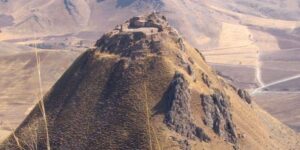 له سەرسوڕهێنەرترین شوێنە مێژووییەکانی کوردستانی ئێران، قەڵای زێویە (سەقز)